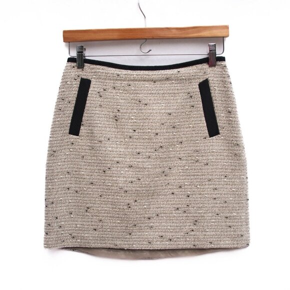 Banana Republic Dresses & Skirts - Banana Republic Mini Skirt Petite 2P Beige Neutral Sparkly Pockets Preppy Chic